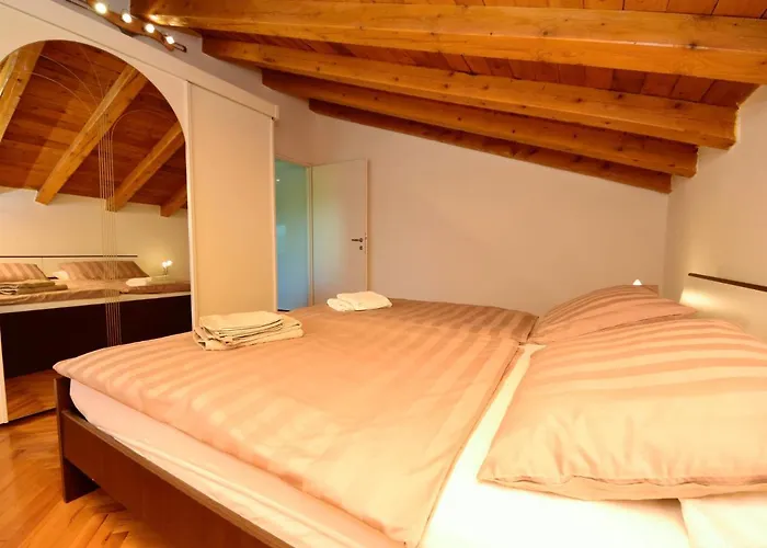 Appartement Anica By Interhome Pridraga